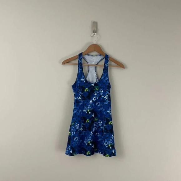 Lululemon Cool Racerback Tank Windy Blooms Sapphire Blue Multi Size 4 - Picture 1 of 4